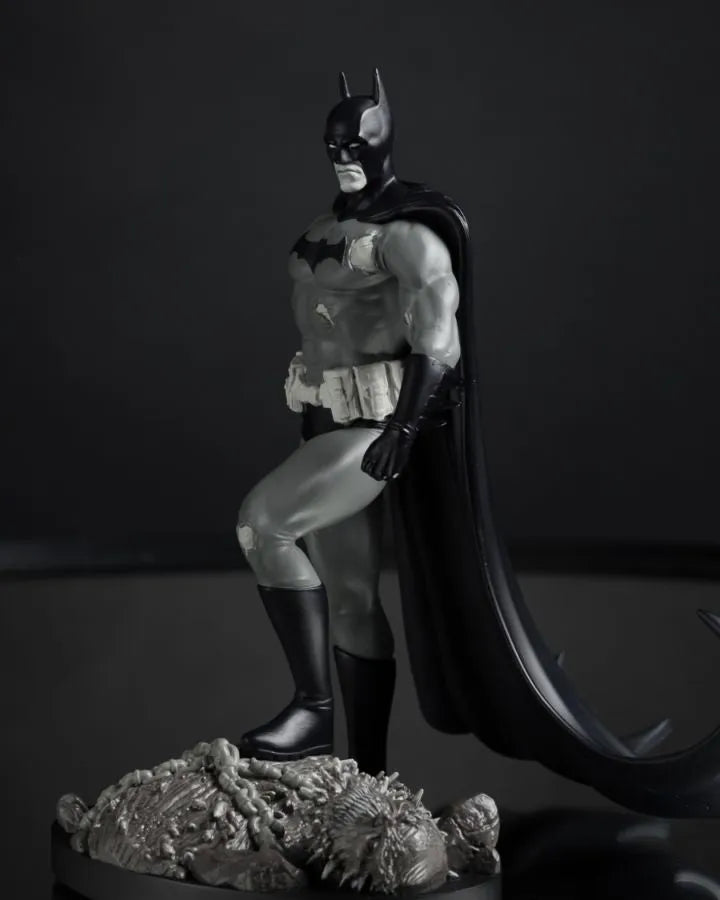 MCF30226 Batman Black & White - Batman by Bjorn Barends Resin Statue - McFarlane Toys - Titan Pop Culture