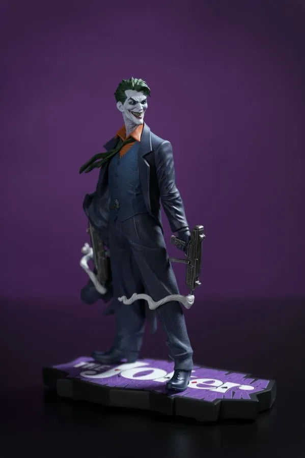 MCF30232 The Joker: Purple Craze - The Joker by Gabriele Dell'otto Resin Statue - McFarlane Toys - Titan Pop Culture