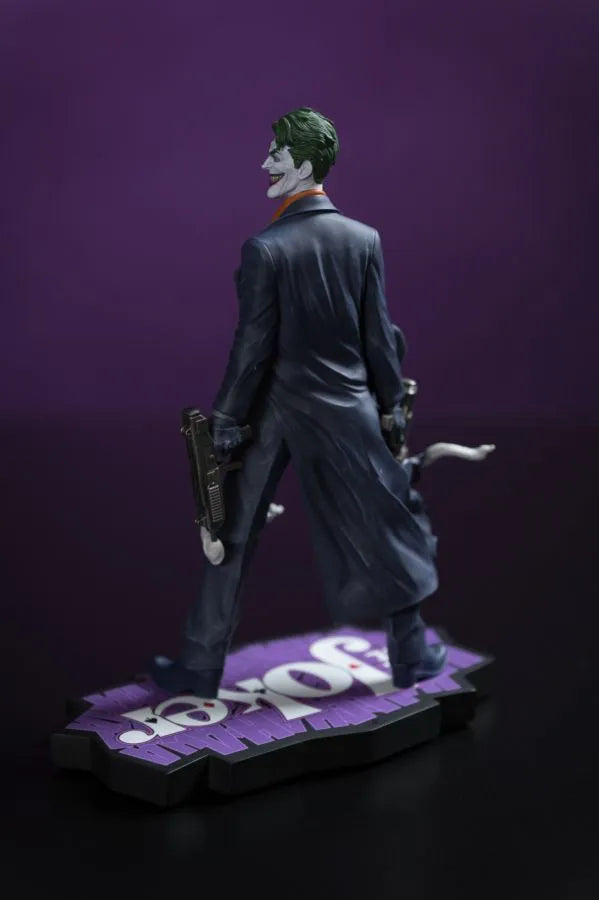 MCF30232 The Joker: Purple Craze - The Joker by Gabriele Dell'otto Resin Statue - McFarlane Toys - Titan Pop Culture