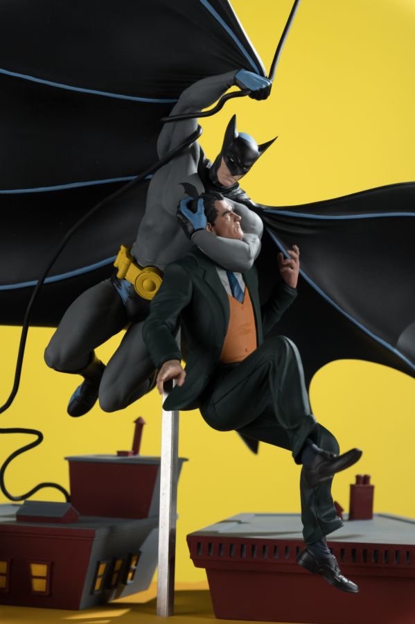 MCF30242 DC Comics - Batman Detective Comics #27 Resin Statue - McFarlane Toys - Titan Pop Culture