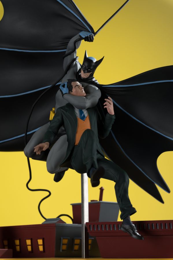 MCF30242 DC Comics - Batman Detective Comics #27 Resin Statue - McFarlane Toys - Titan Pop Culture