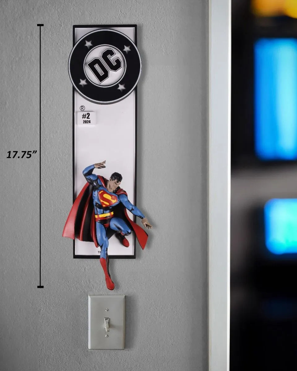 DC Comics - Superman Comic Corner Box 1:10 Scale Resin Wall Art Statue