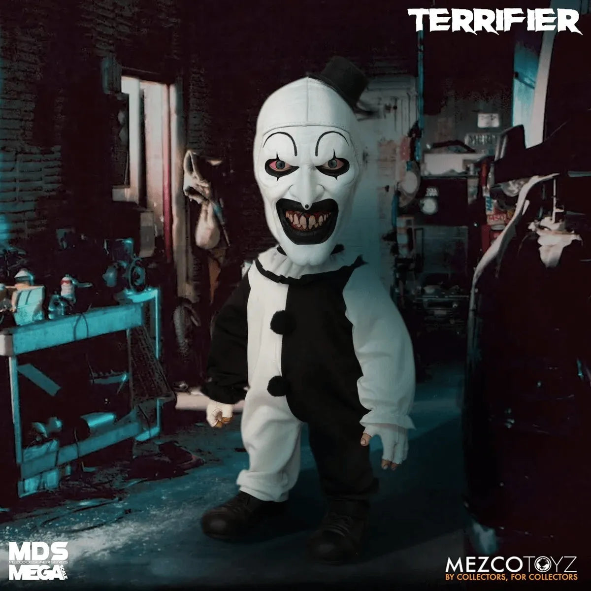 MEZ24020 Terrifier - Art The Clown 15'' Mega Figure - Mezco Toyz - Titan Pop Culture