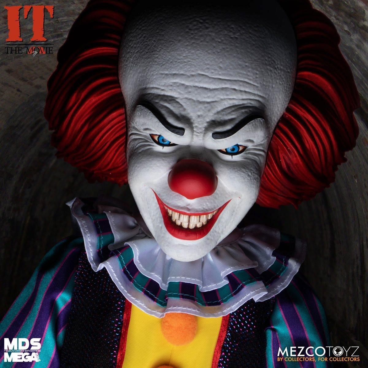 MEZ43053 It (1990) - Pennywise 15" Talking Figure - Mezco Toyz - Titan Pop Culture