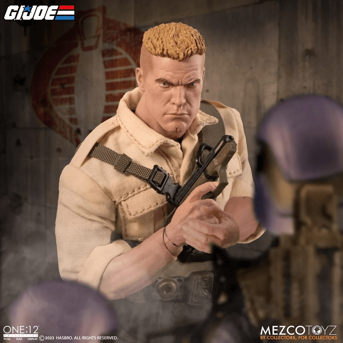 MEZ76205 G.I. Joe - Duke One:12 Deluxe Collective Action Figure - Mezco Toyz - Titan Pop Culture