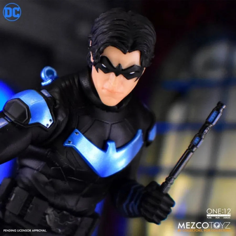 MEZ76575 Batman - Nightwing One:12 Collective Figure - Mezco Toyz - Titan Pop Culture