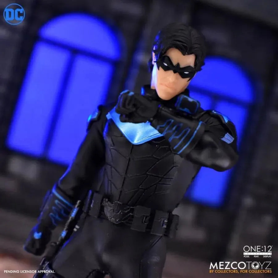 MEZ76575 Batman - Nightwing One:12 Collective Figure - Mezco Toyz - Titan Pop Culture