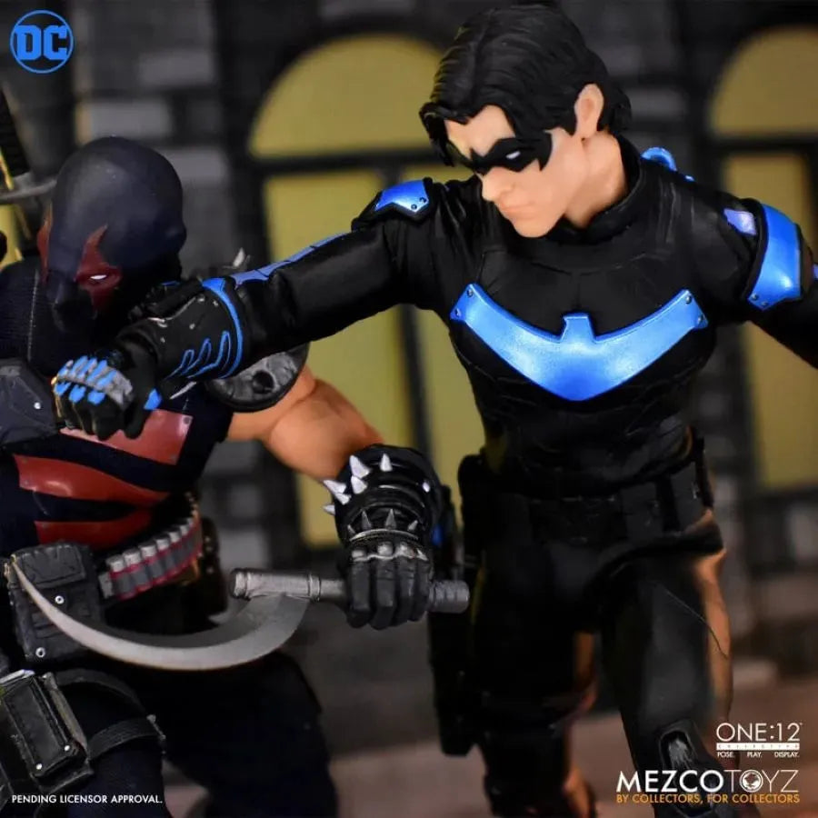 MEZ76575 Batman - Nightwing One:12 Collective Figure - Mezco Toyz - Titan Pop Culture