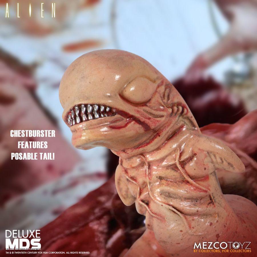 MEZ80172 Alien - Alien Deluxe MDS Figure - Mezco Toyz - Titan Pop Culture