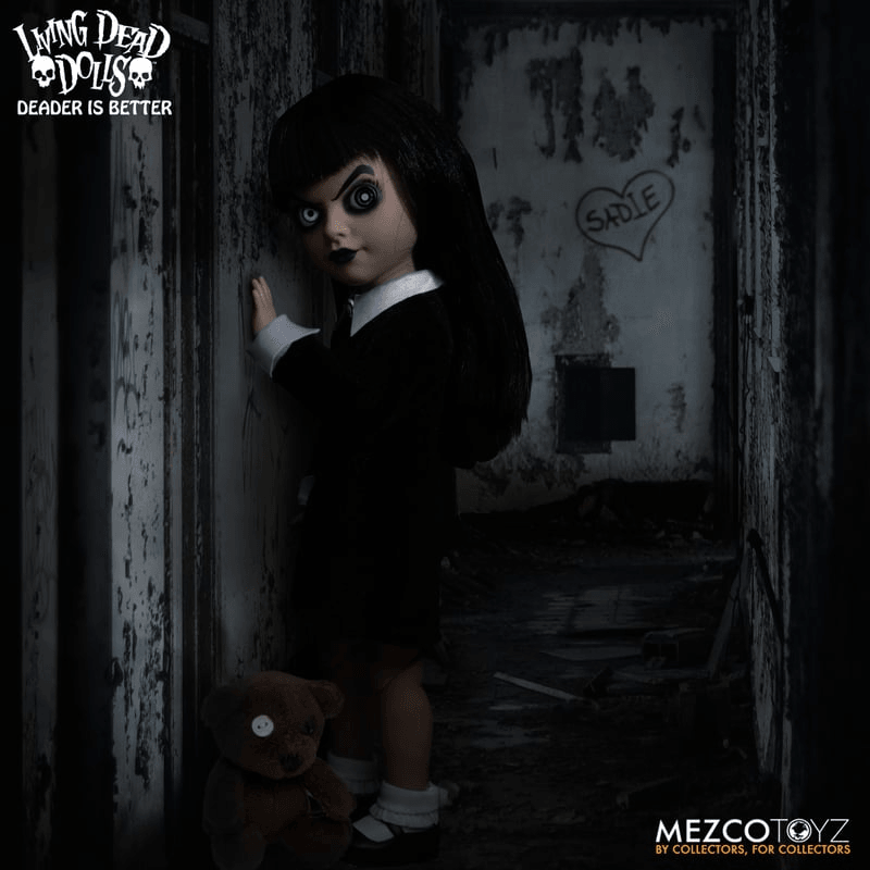 MEZ91005 Living Dead Dolls - Sadie Mega Figure - Mezco Toyz - Titan Pop Culture