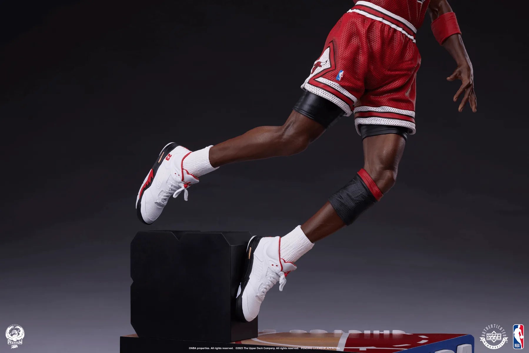 PCS912928 NBA - Michael Jordan 1:4 Scale Statue - Pop Culture Shock Collectables - Titan Pop Culture