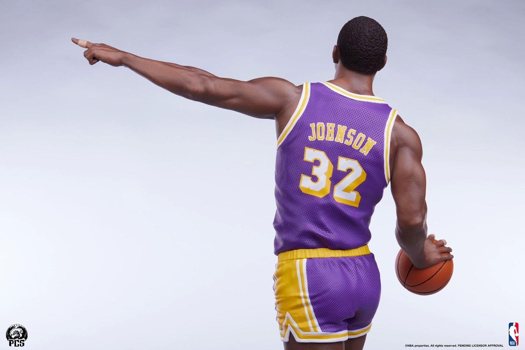 PCS913564 NBA - Magic Johnson 1:4 Scale Statue - Pop Culture Shock Collectibles - Titan Pop Culture