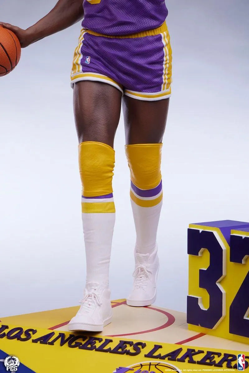 PCS913564 NBA - Magic Johnson 1:4 Scale Statue - Pop Culture Shock Collectibles - Titan Pop Culture