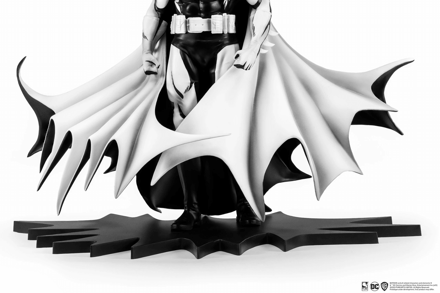 PURPA007BA Batman - Batman (Neil Adams) Black & White PVC 1:8 Scale Statue - First 4 Figures - Titan Pop Culture