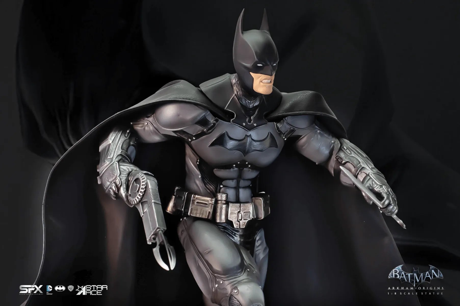 SATSA8045 Batman: Arkham Origins - Batman 2.0 Deluxe Statue - Star Ace Toys - Titan Pop Culture