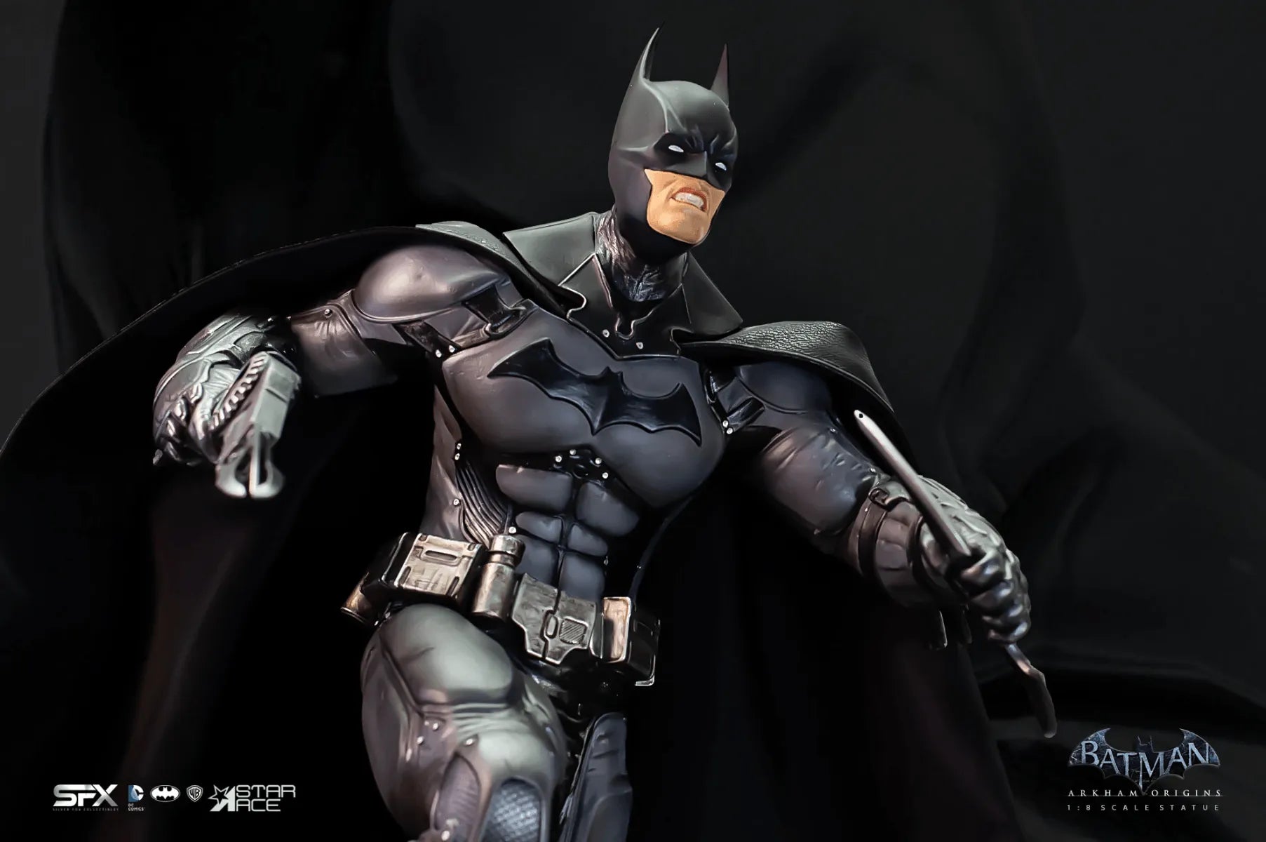 SATSA8045 Batman: Arkham Origins - Batman 2.0 Deluxe Statue - Star Ace Toys - Titan Pop Culture