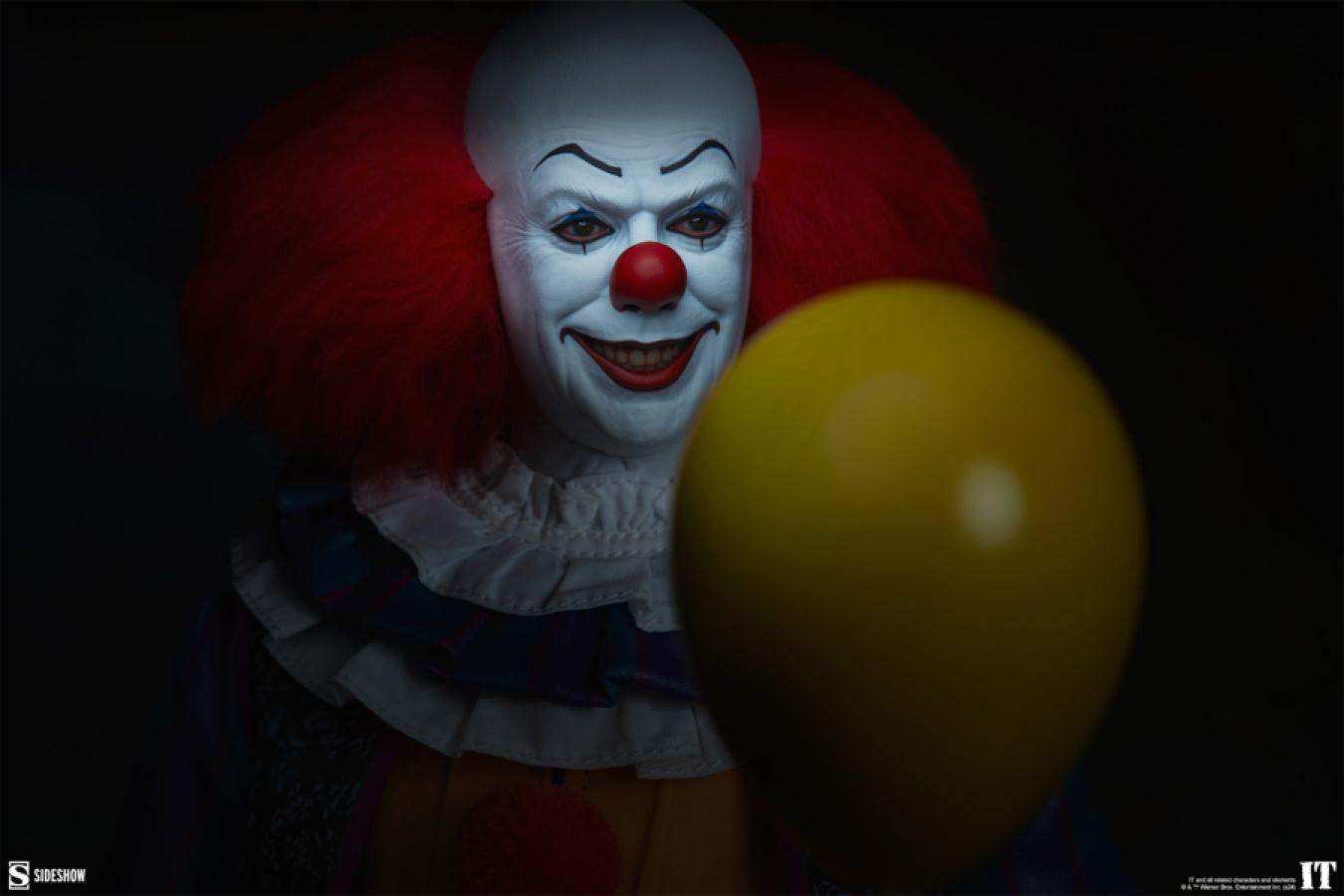 SID100479 It (1990) - Pennywise 1:6 Scale Action Figure - Sideshow Collectibles - Titan Pop Culture