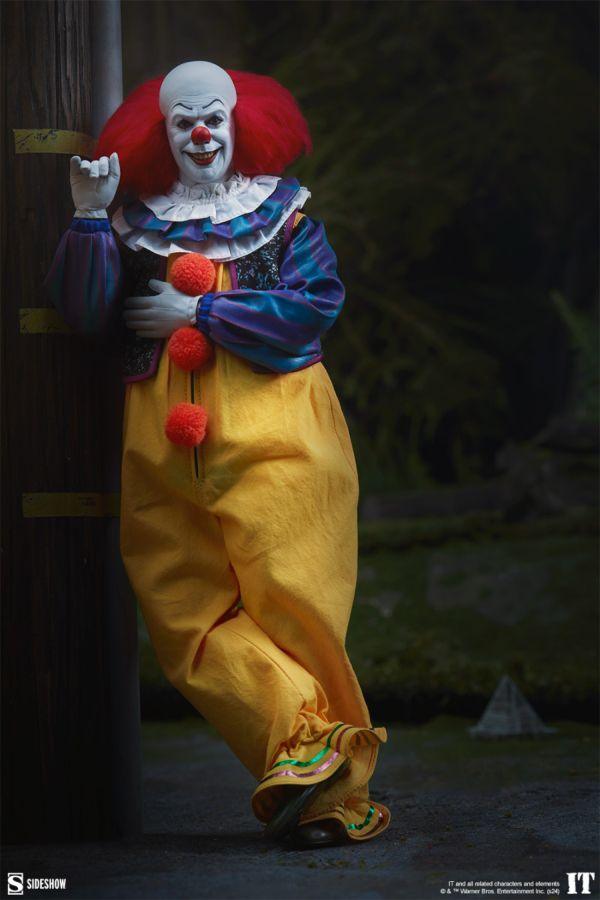 SID100479 It (1990) - Pennywise 1:6 Scale Action Figure - Sideshow Collectibles - Titan Pop Culture