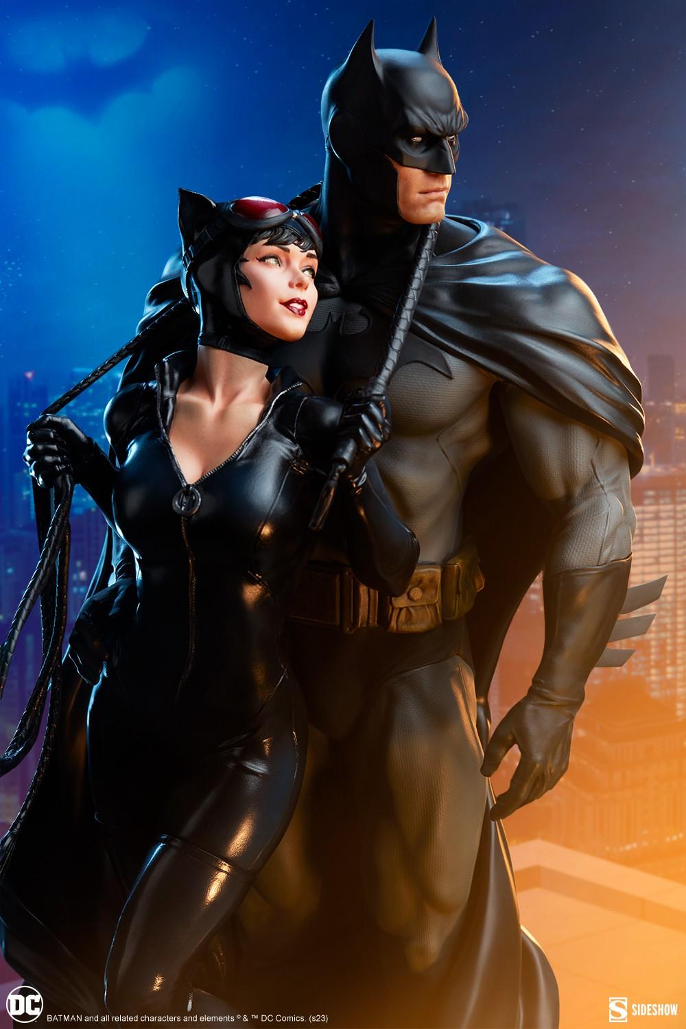 SID200618 DC Comics - Batman & Catwoman Diorama - Sideshow Collectibles - Titan Pop Culture