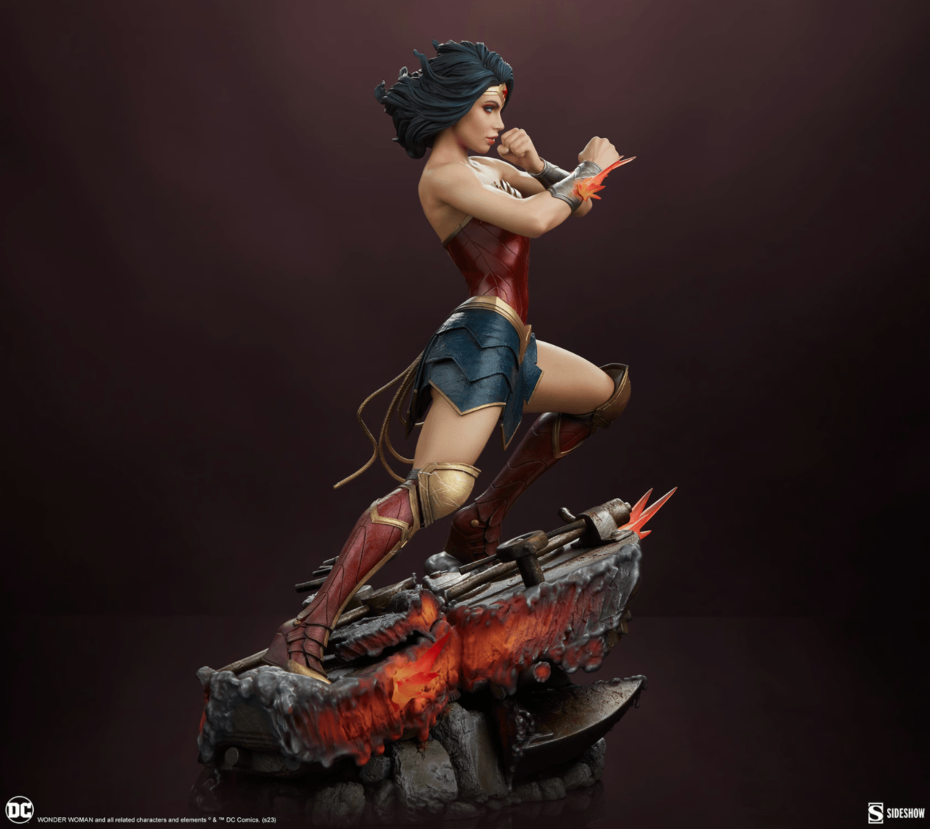 SID300817 Wonder Woman - Saving The Day Premium Format Statue - Sideshow Collectibles - Titan Pop Culture