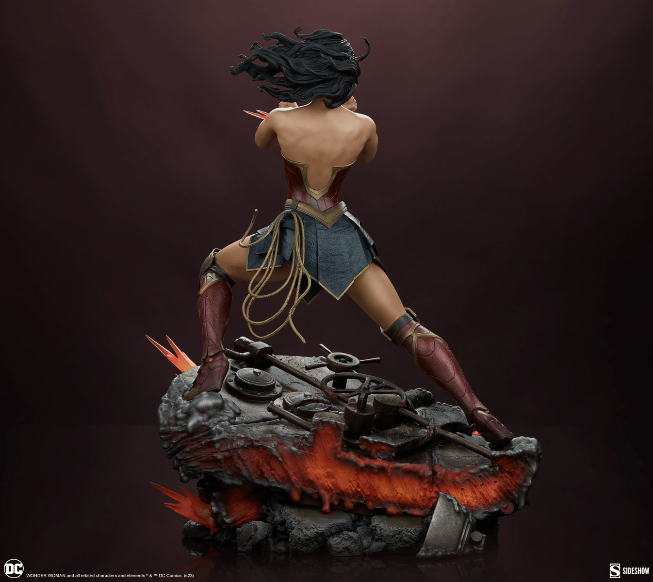 SID300817 Wonder Woman - Saving The Day Premium Format Statue - Sideshow Collectibles - Titan Pop Culture