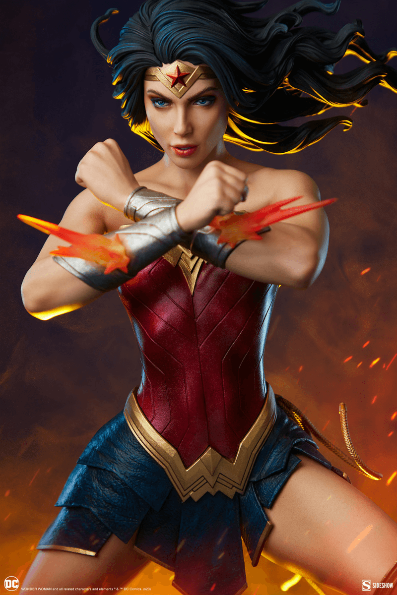 SID300817 Wonder Woman - Saving The Day Premium Format Statue - Sideshow Collectibles - Titan Pop Culture