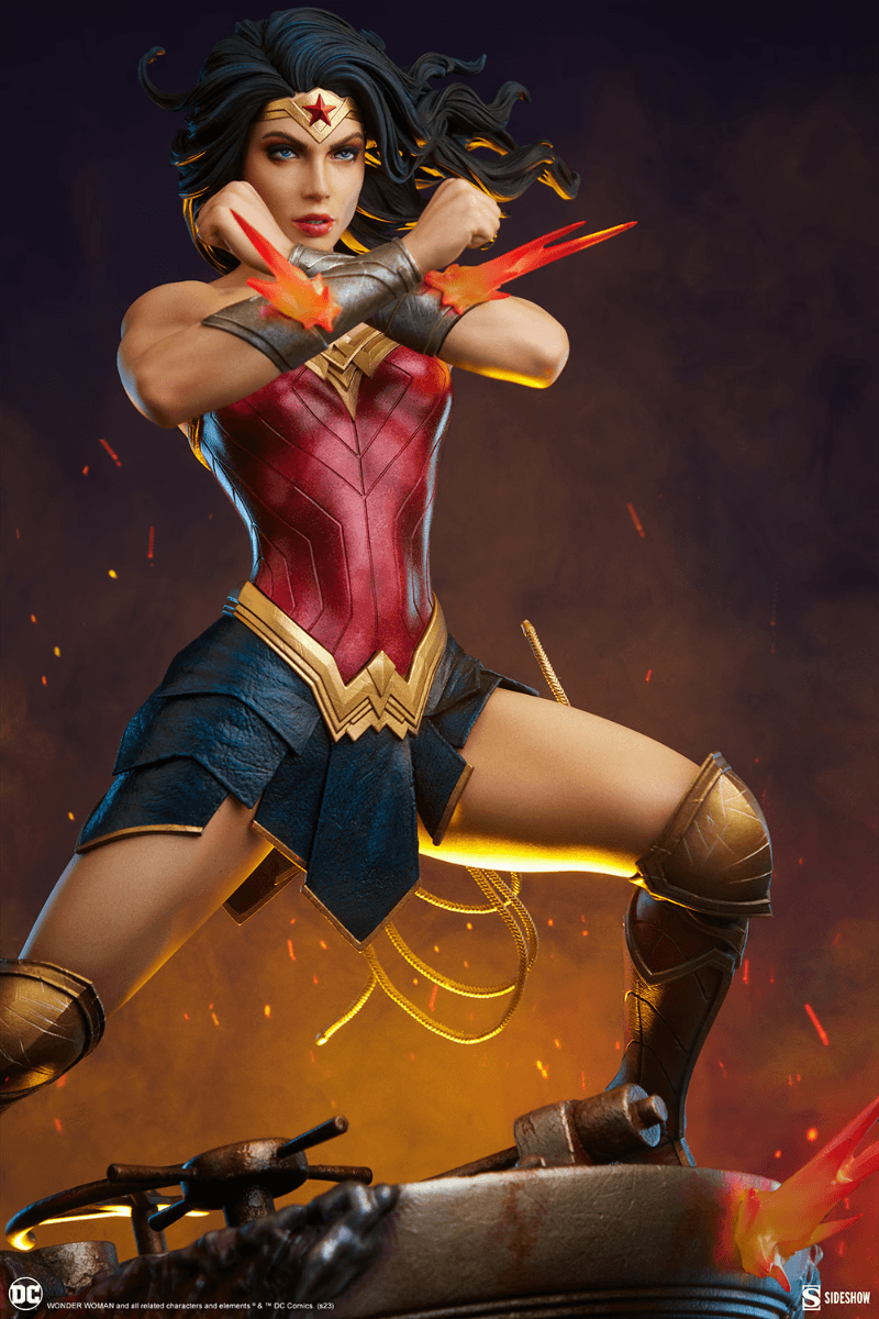 SID300817 Wonder Woman - Saving The Day Premium Format Statue - Sideshow Collectibles - Titan Pop Culture