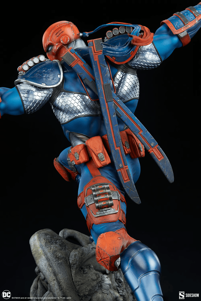 SID300832 DC Comics - Deathstroke Premium Format Statue - Sideshow Collectibles - Titan Pop Culture