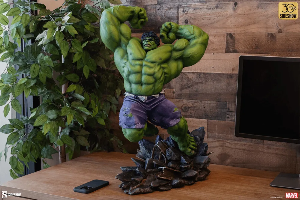 SID3008664 Hulk - Hulk Classic Premium Format Statue - Sideshow Collectibles - Titan Pop Culture