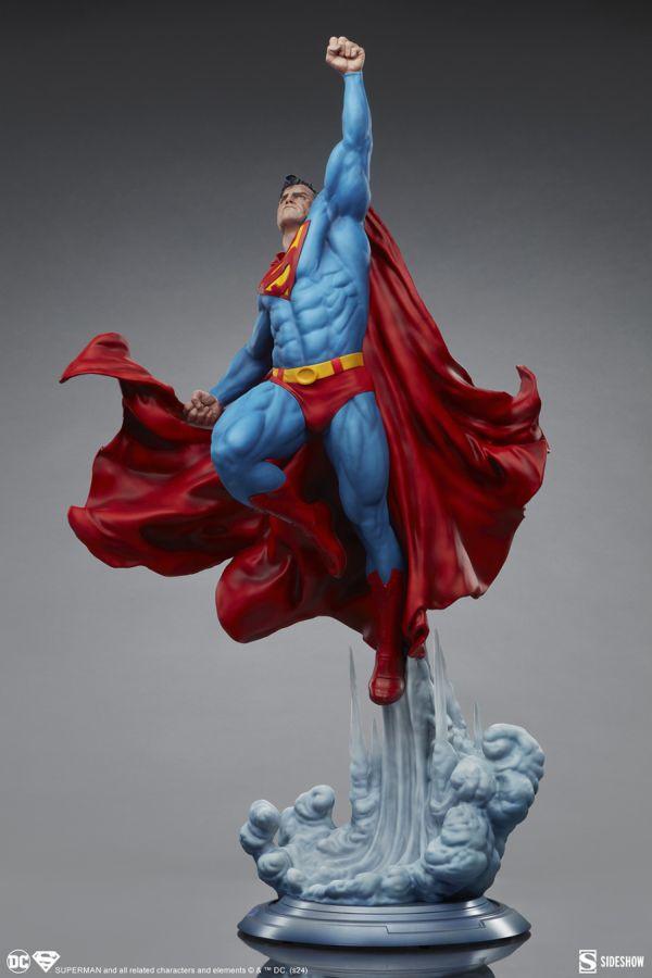 SID300868 Superman - Superman Premium Format Statue - Sideshow Collectibles - Titan Pop Culture