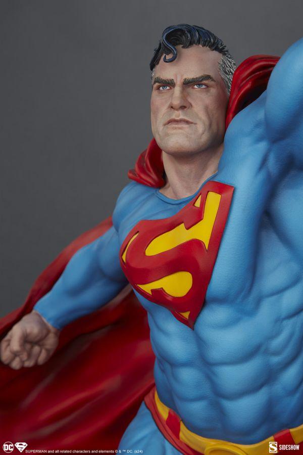 SID300868 Superman - Superman Premium Format Statue - Sideshow Collectibles - Titan Pop Culture