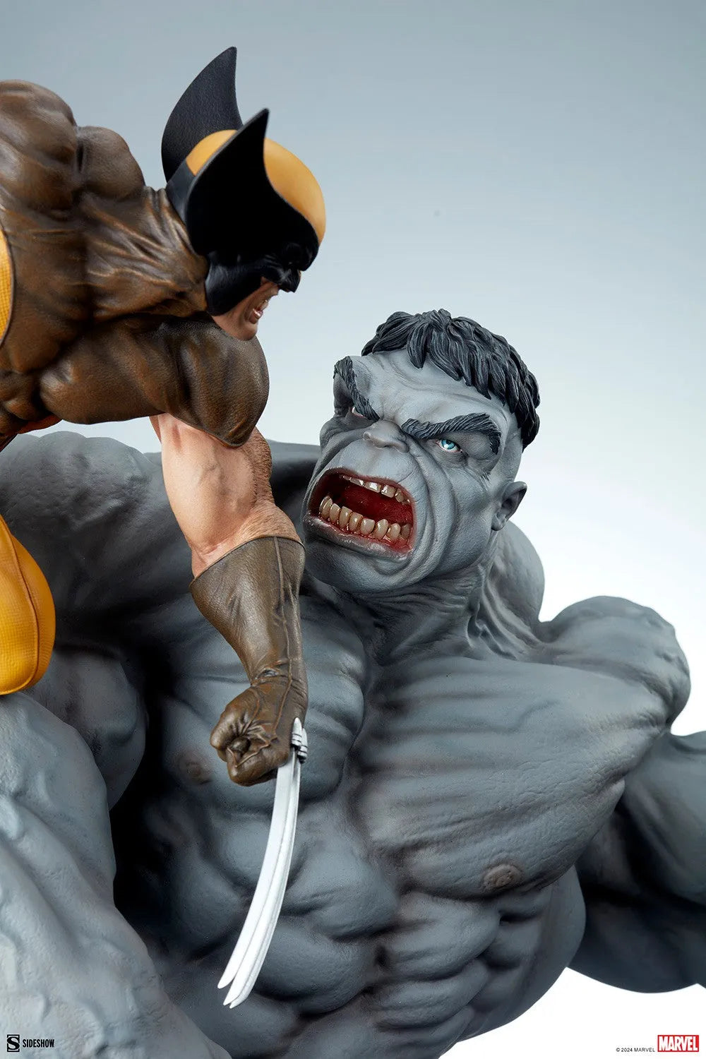 SID2002162 Marvel Comics - Grey Hulk vs Wolverine Maquette - Sideshow Collectibles - Titan Pop Culture