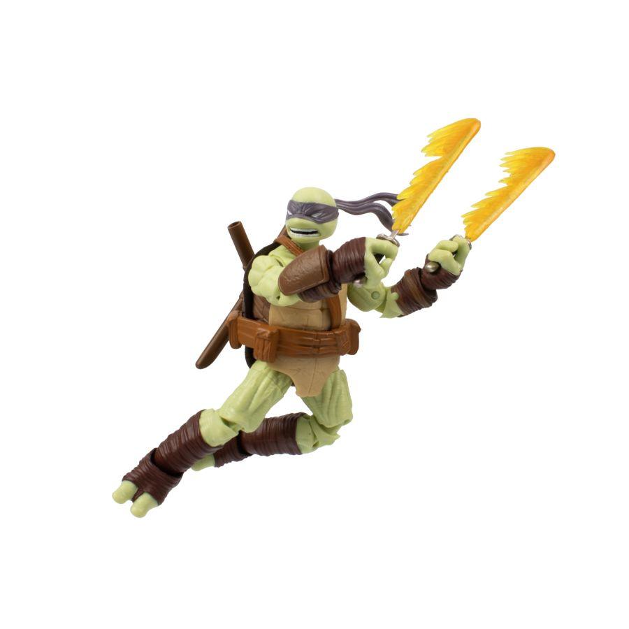 TLSBATMNTLEOCOM02 Teenage Mutant Ninja Turtles (comics) - Leonardo BST AXN Action Figure & Comic Book - The Loyal Subjects - Titan Pop Culture