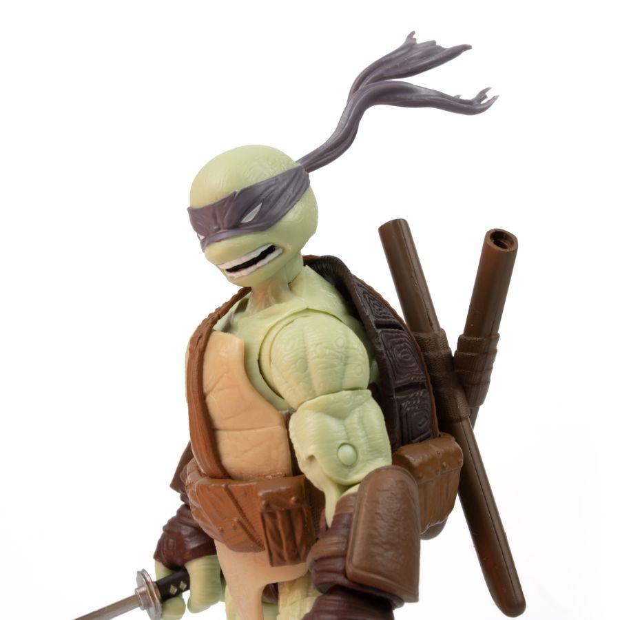 TLSBATMNTLEOCOM02 Teenage Mutant Ninja Turtles (comics) - Leonardo BST AXN Action Figure & Comic Book - The Loyal Subjects - Titan Pop Culture