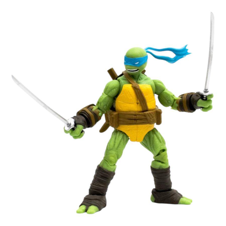 TLSBATMNTLEOWB08 Teenage Mutant Ninja Turtles (comics) - Leonardo Comic Heroes 5" BST AXN Figure - The Loyal Subjects - Titan Pop Culture