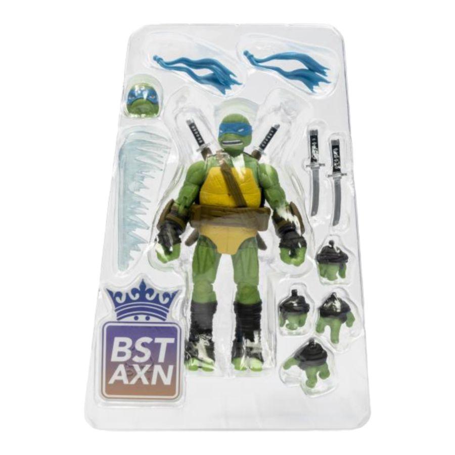 TLSBATMNTLEOWB08 Teenage Mutant Ninja Turtles (comics) - Leonardo Comic Heroes 5" BST AXN Figure - The Loyal Subjects - Titan Pop Culture