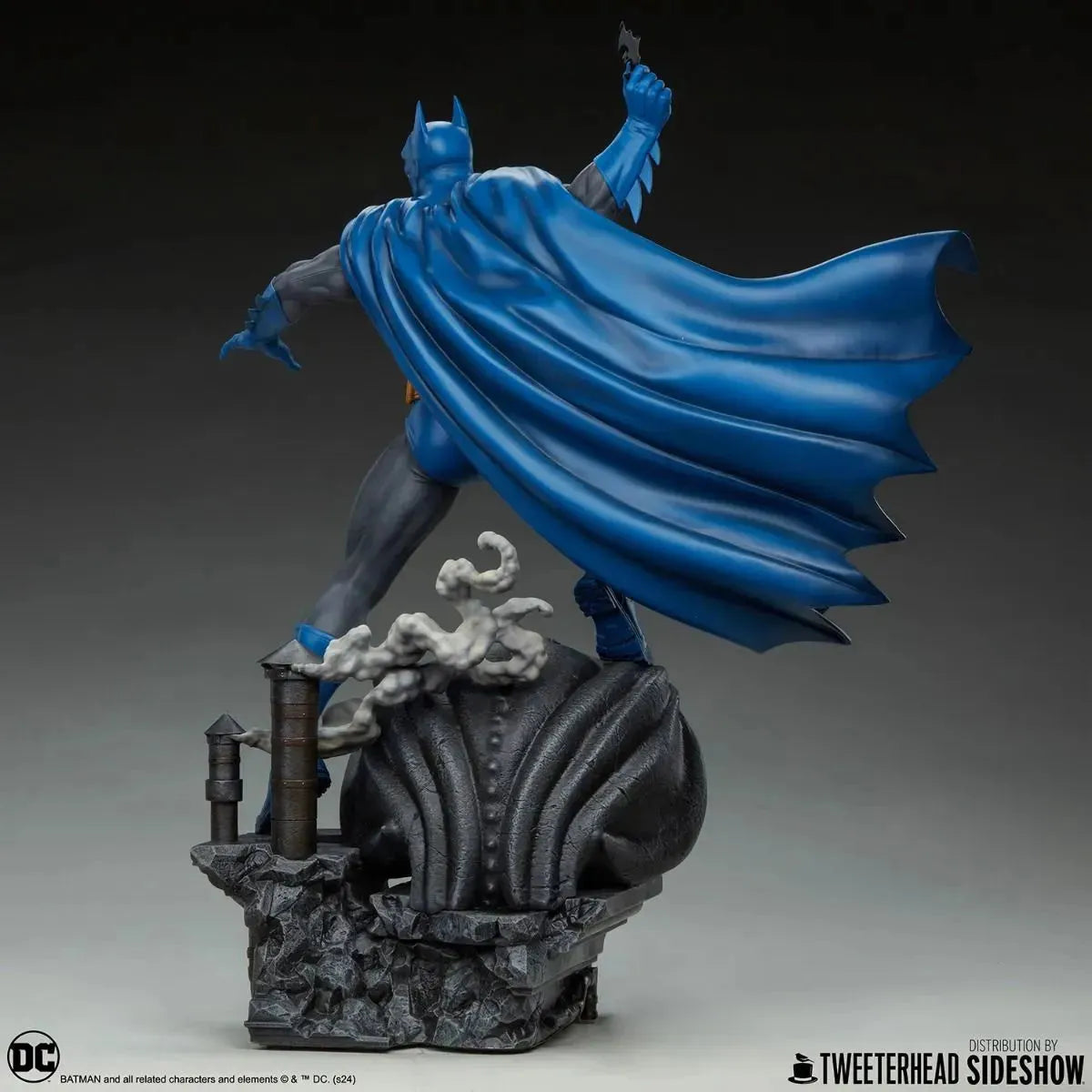 TWE913978 Batman - Batman (Retro Edition) 1:6 Scale Maquette - Tweeterhead - Titan Pop Culture