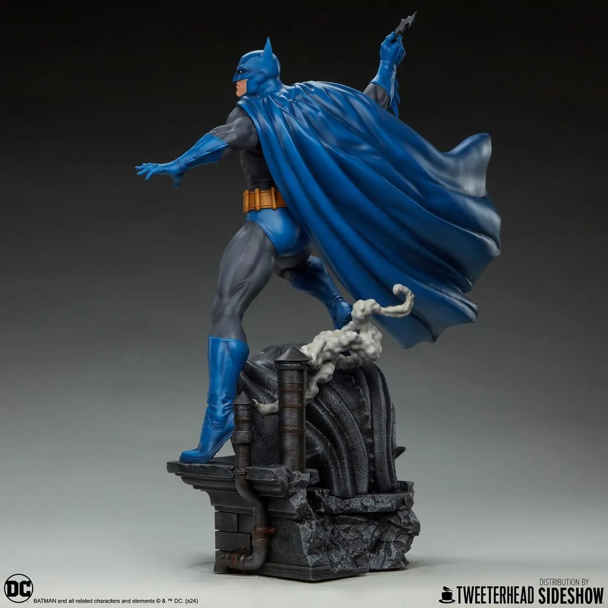 TWE913978 Batman - Batman (Retro Edition) 1:6 Scale Maquette - Tweeterhead - Titan Pop Culture