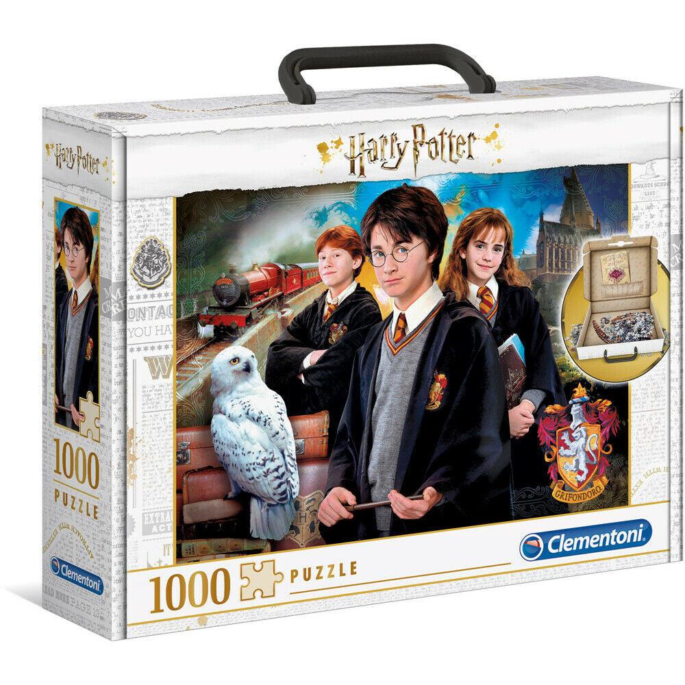 VR-80667 Clementoni Puzzle Harry Potter and the Chamber of Secrets Brief Case Puzzle 1,000 pieces - Clementoni - Titan Pop Culture