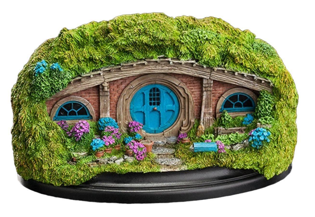 WET01413 The Hobbit - #36 Bagshot Row Hobbit Hole Diorama - Weta Workshop - Titan Pop Culture