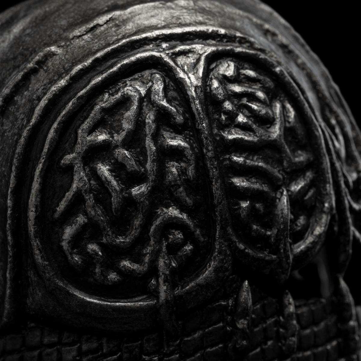 WET04227 The Hobbit - Helm of the Ringwraith of Rhun 1:4 Scale Replica - Weta Workshop - Titan Pop Culture