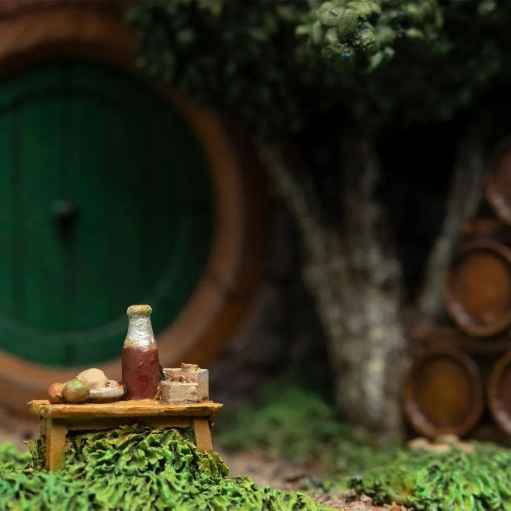 WET04274 The Hobbit - #15 Gardens Smial Hobbit Hole - Weta Workshop - Titan Pop Culture