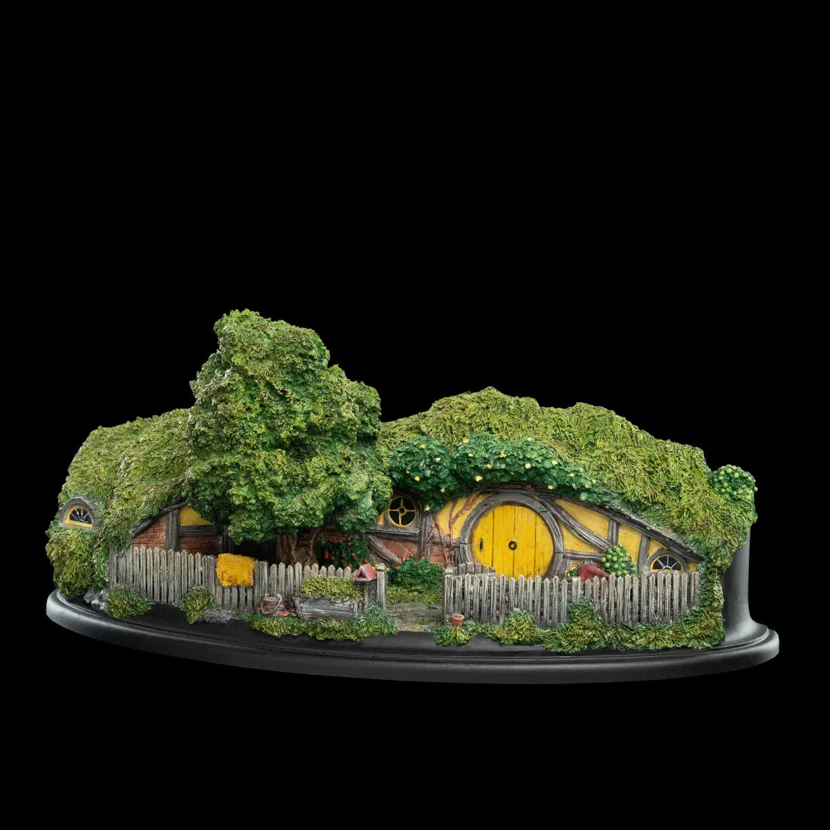 WET04601 The Hobbit - #25 Gandalf's Cutting Hobbit Hole Diorama - Weta Workshop - Titan Pop Culture