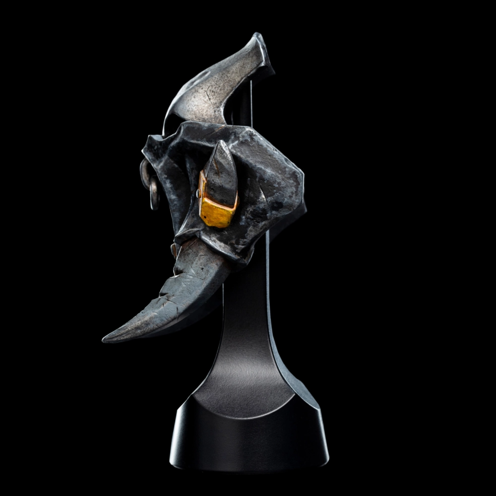 Warhammer: Age of Sigmar - Orruk Ardboy Replica Helmet