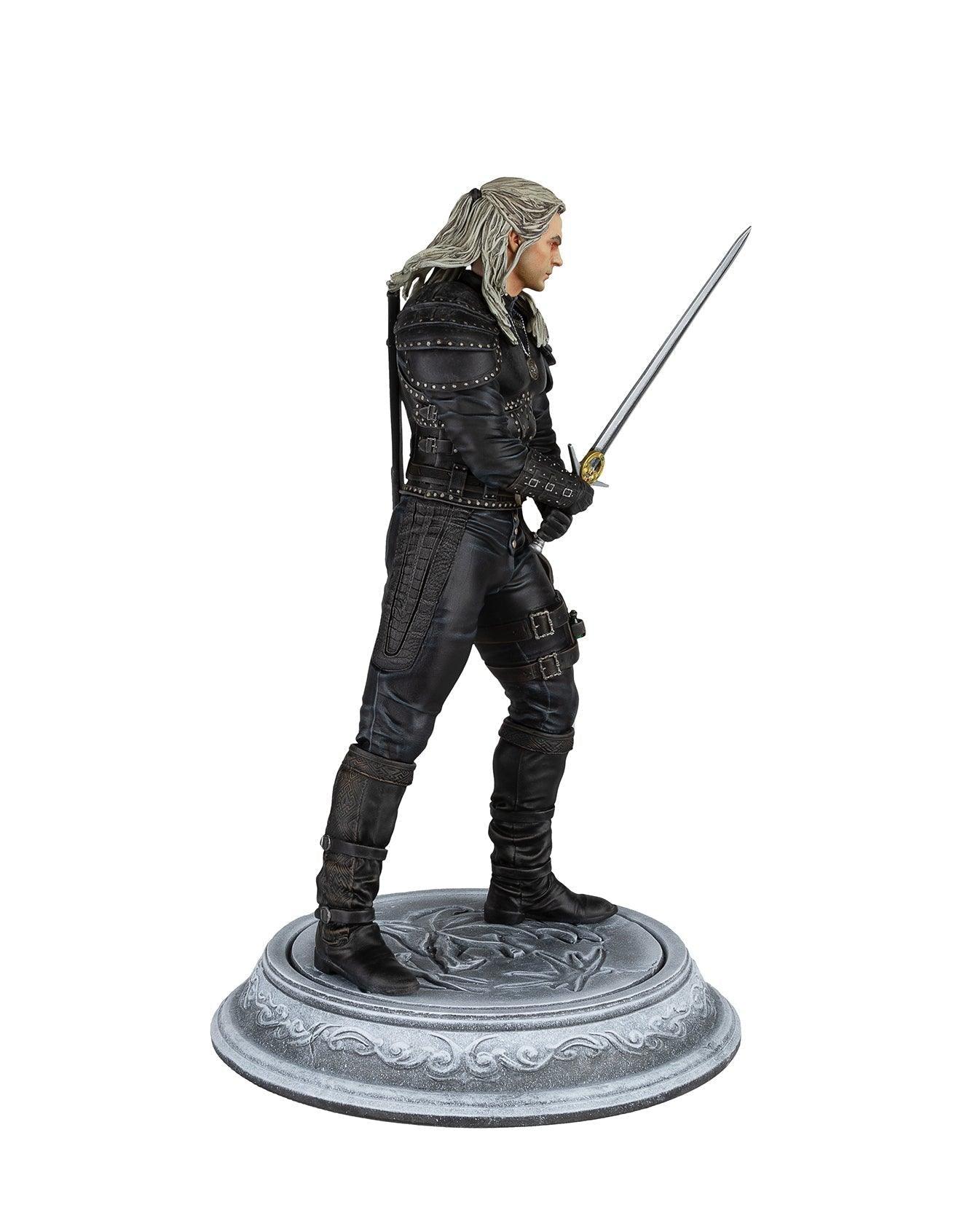 DHC3009-678 The Witcher (TV) - Geralt Season 2 Figure - Dark Horse Comics - Titan Pop Culture