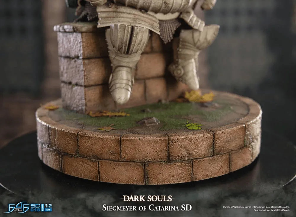 F4FDSOSMST Dark Souls - Siegmeyer of Catarina SD Statue - First 4 Figures - Titan Pop Culture