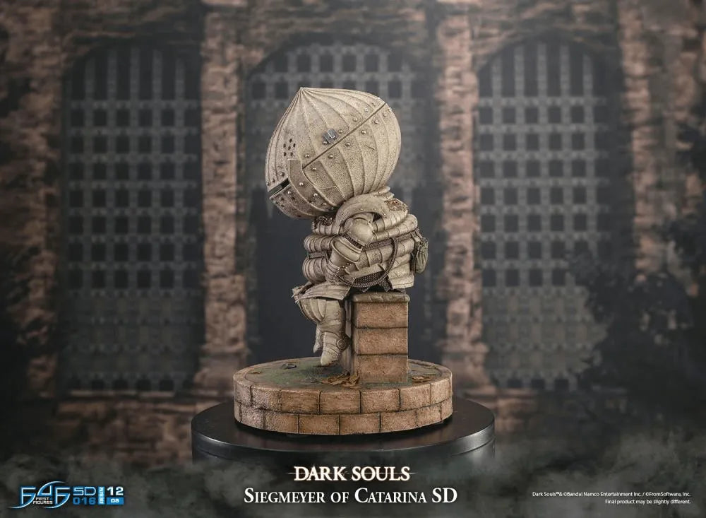 F4FDSOSMST Dark Souls - Siegmeyer of Catarina SD Statue - First 4 Figures - Titan Pop Culture