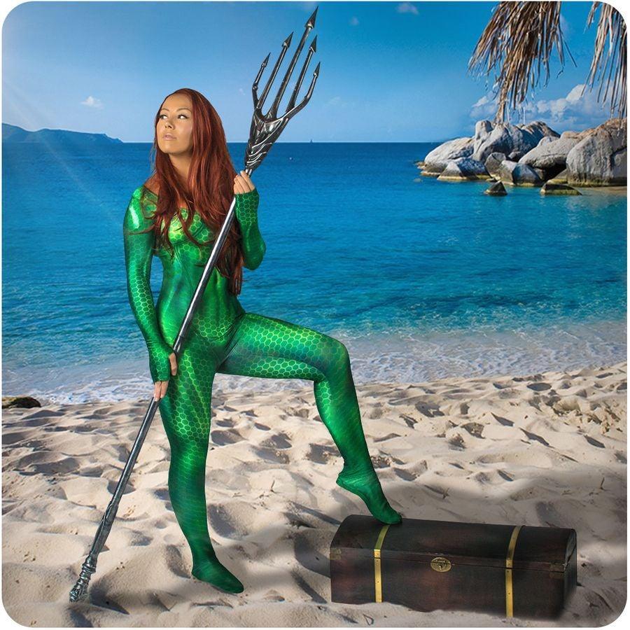 IKO1168 Justice League - Aquaman's Trident with Treasure Chest Life-Size Replica - Ikon Collectables - Titan Pop Culture