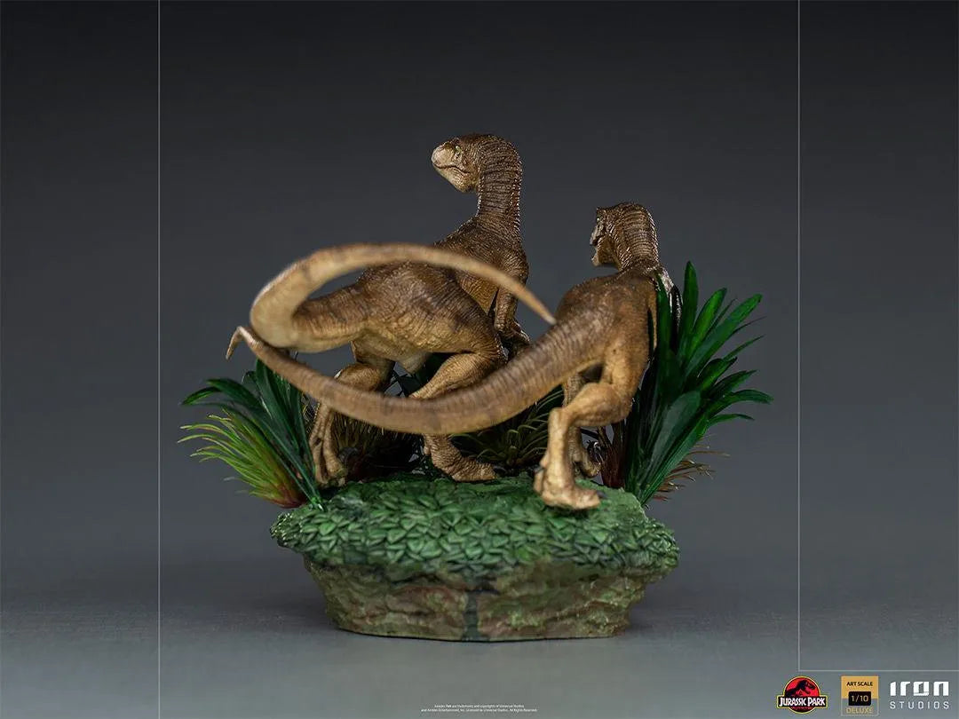 IRO28259 Jurassic Park - Two Raptors Deluxe 1:10 Scale Statue - Iron Studios - Titan Pop Culture