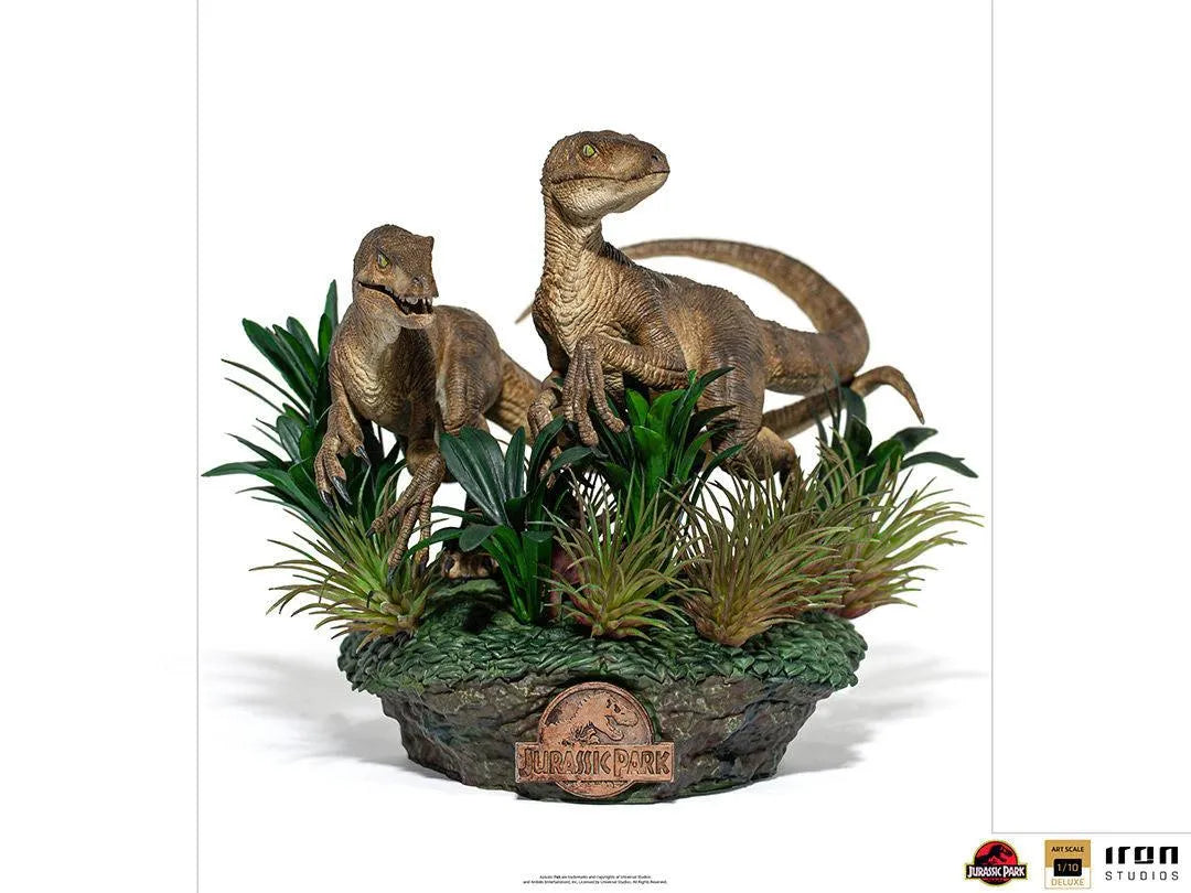 IRO28259 Jurassic Park - Two Raptors Deluxe 1:10 Scale Statue - Iron Studios - Titan Pop Culture